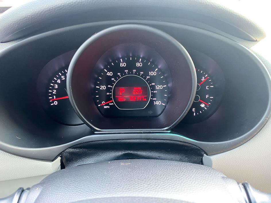 Used 2017 Kia Soul FWD image 14