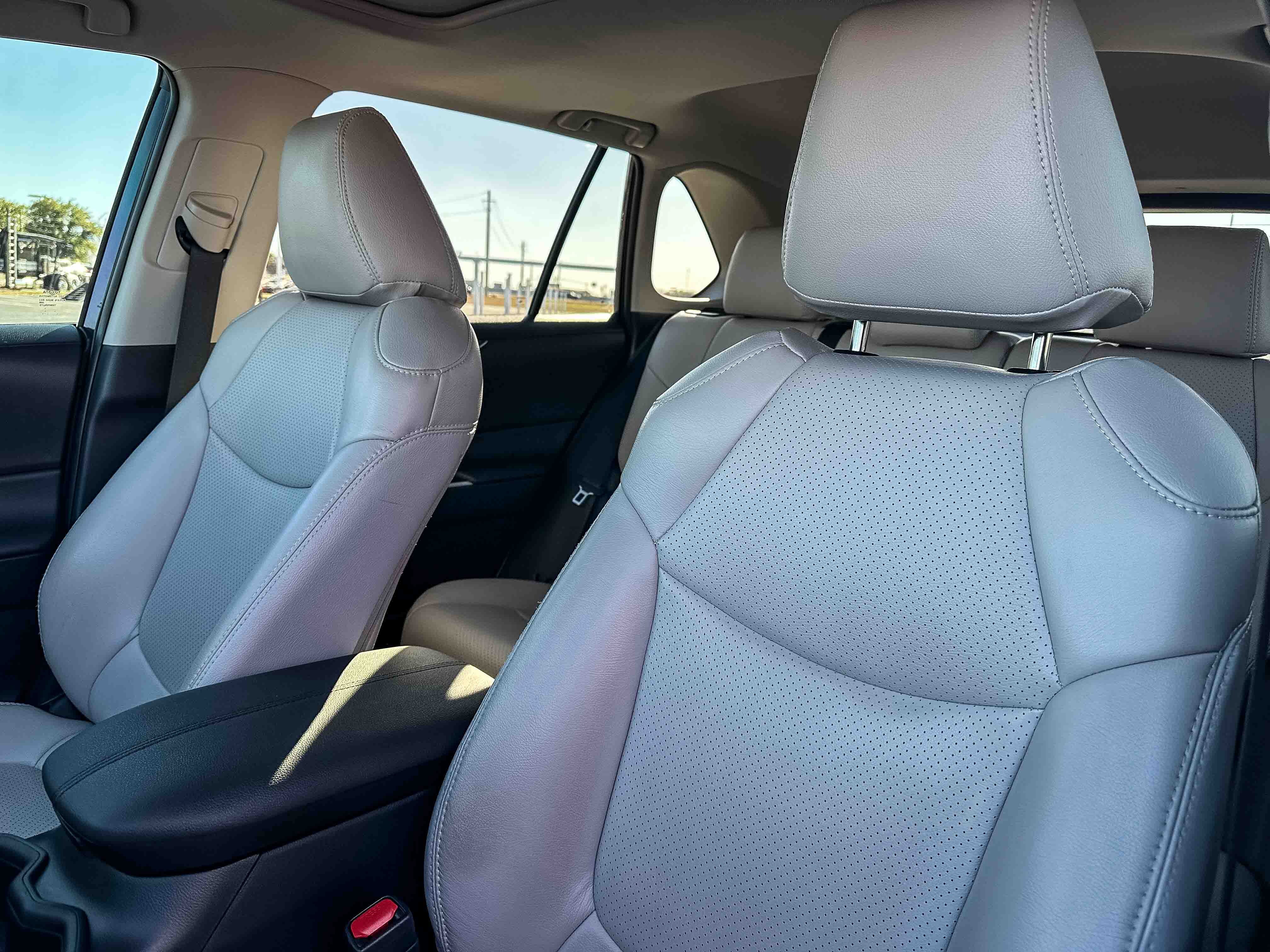 Used 2024 Toyota RAV4 XLE Premium image 14