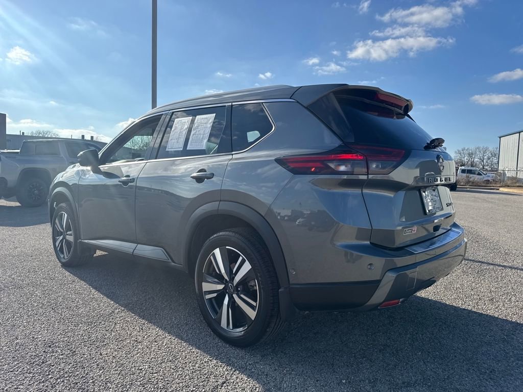 Used 2024 Nissan Rogue SL w/ SL Premium Package image 4