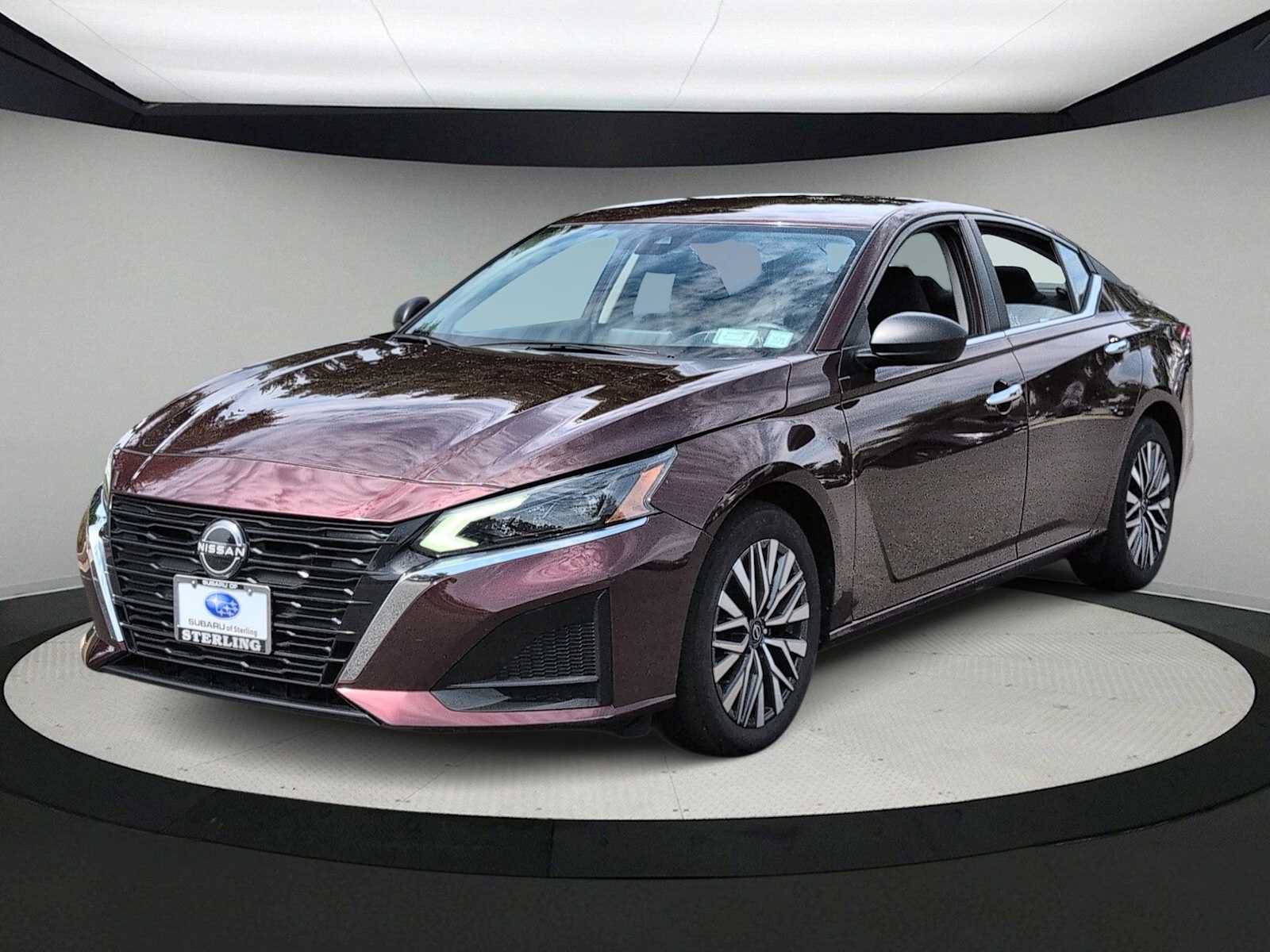 Used 2024 Nissan Altima 2.5 SV FWD image 4