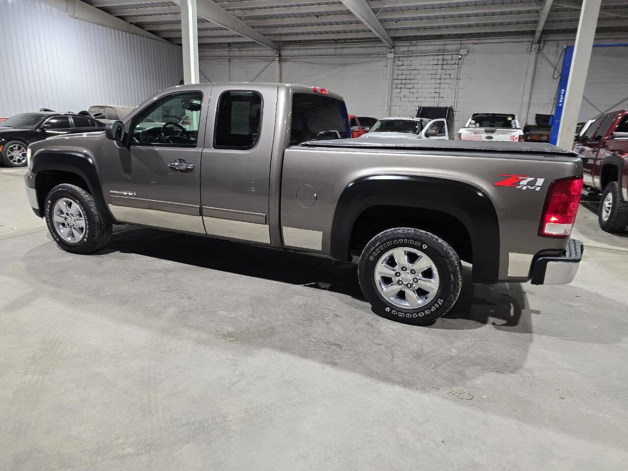 Used 2013 GMC Sierra 1500 SLE w/ Power Tech Package image 8