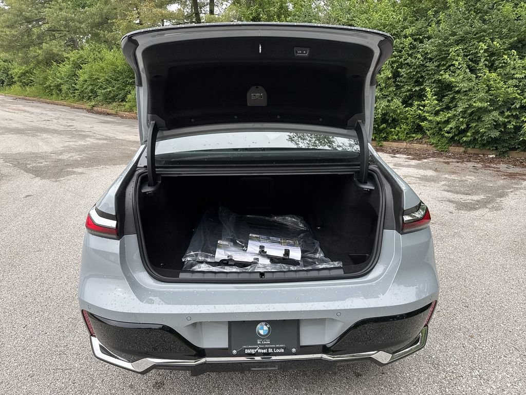 Certified 2025 BMW 740i xDrive image 32