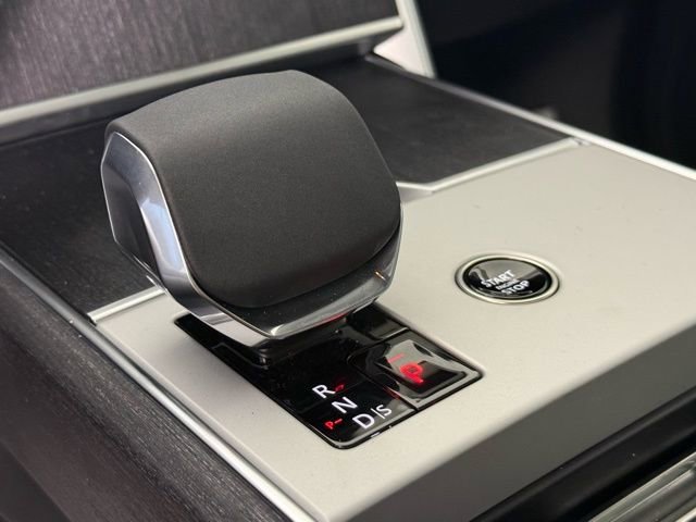 New 2025 Land Rover Range Rover SE image 20