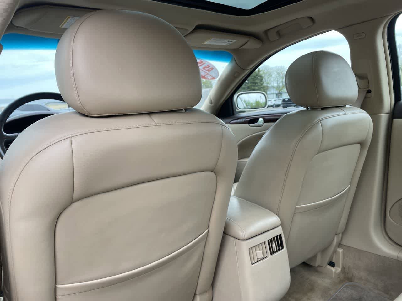 Used 2007 Buick Lucerne CXS w/ Driver Confidence Package FWD image 19