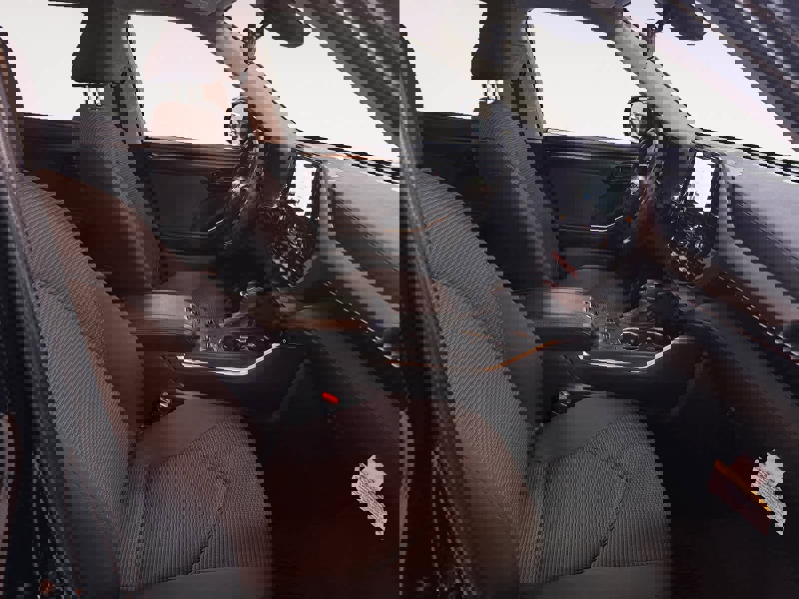 Used 2025 Toyota Highlander LE image 19