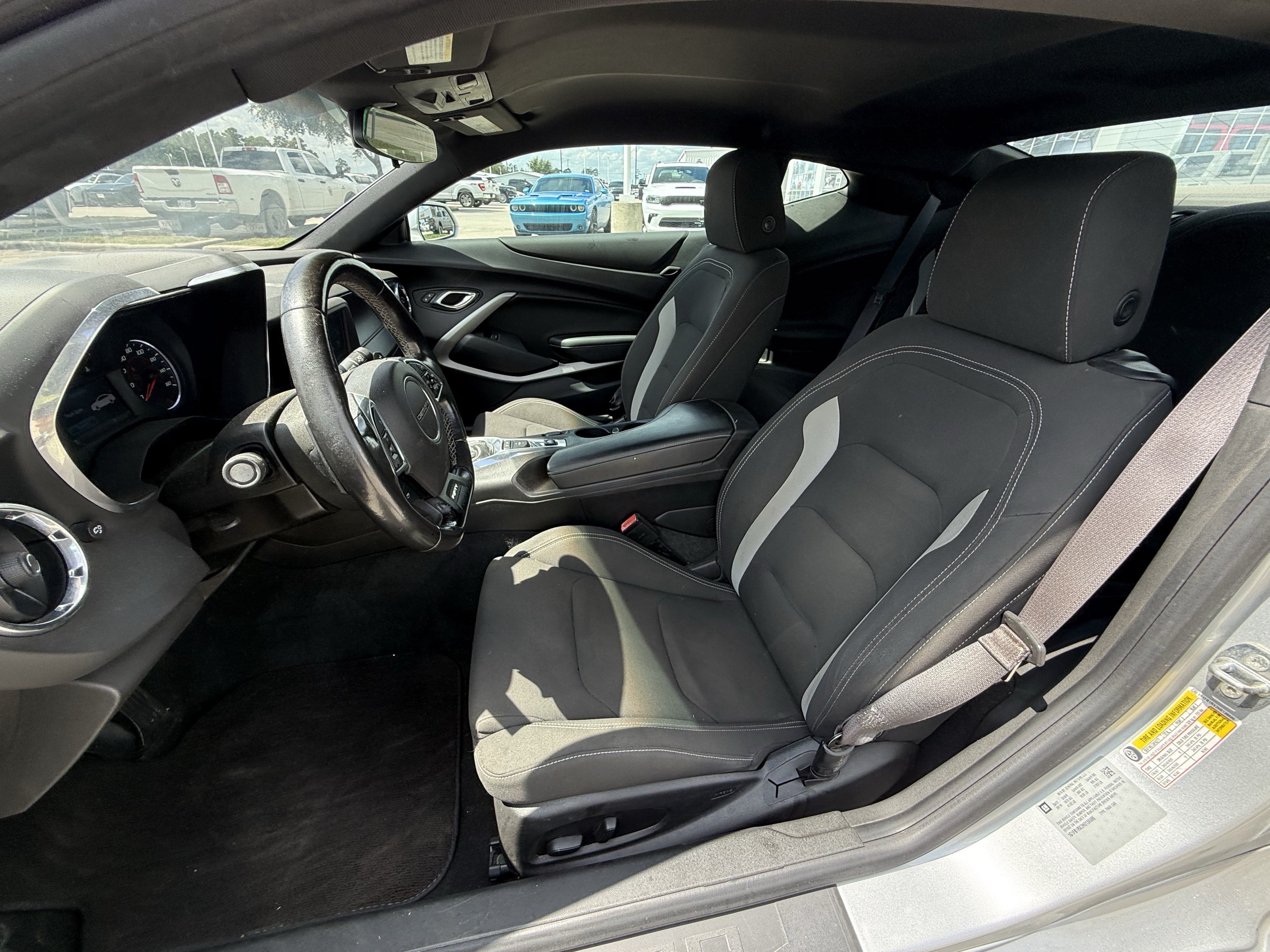 Used 2017 Chevrolet Camaro LT RWD image 27