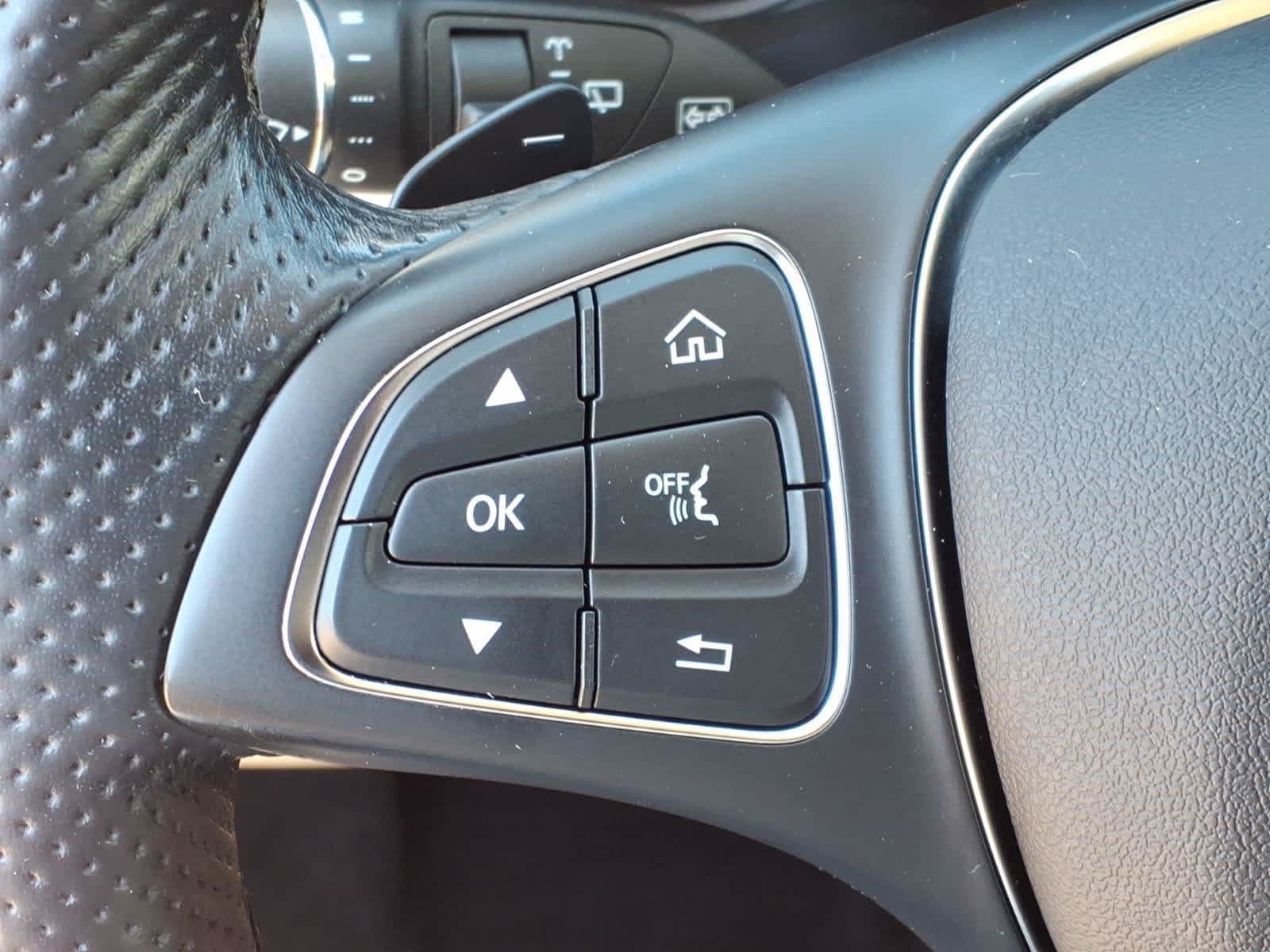 Used 2019 Mercedes-Benz GLC 350e 4MATIC image 18