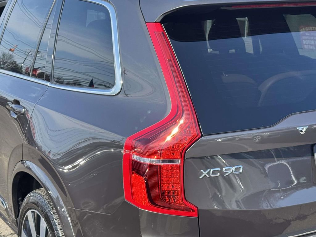Certified 2024 Volvo XC90 T8 Plus w/ Protection Package Premier image 8