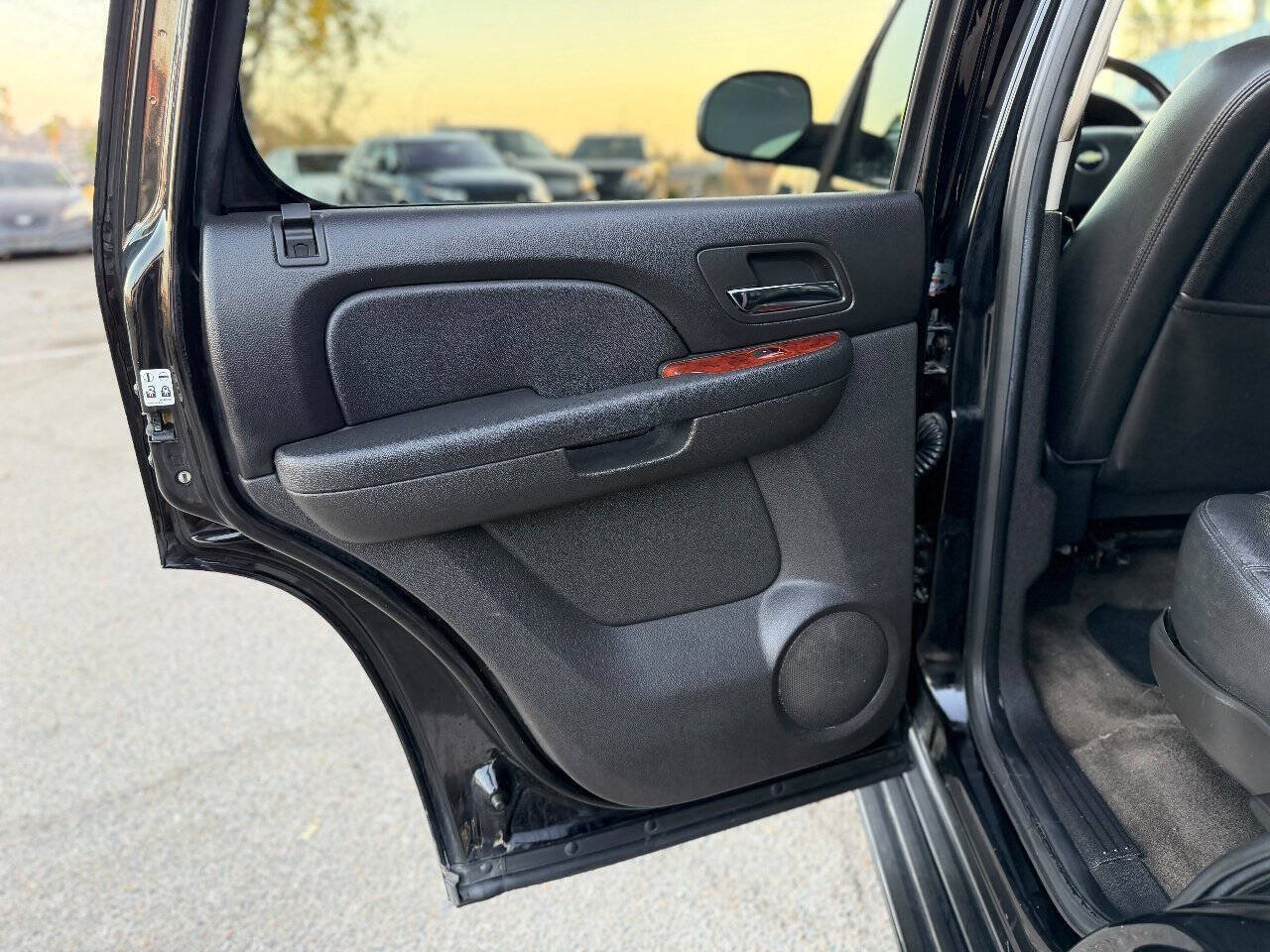 Used 2013 Chevrolet Tahoe LT RWD image 9