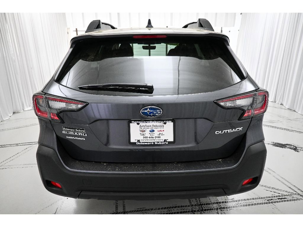 Used 2025 Subaru Outback Premium image 6