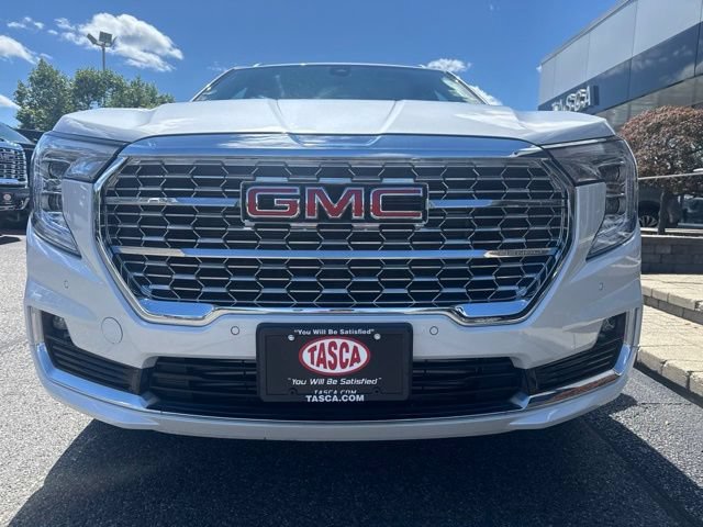 Used 2023 GMC Terrain Denali AWD/4WD image 2