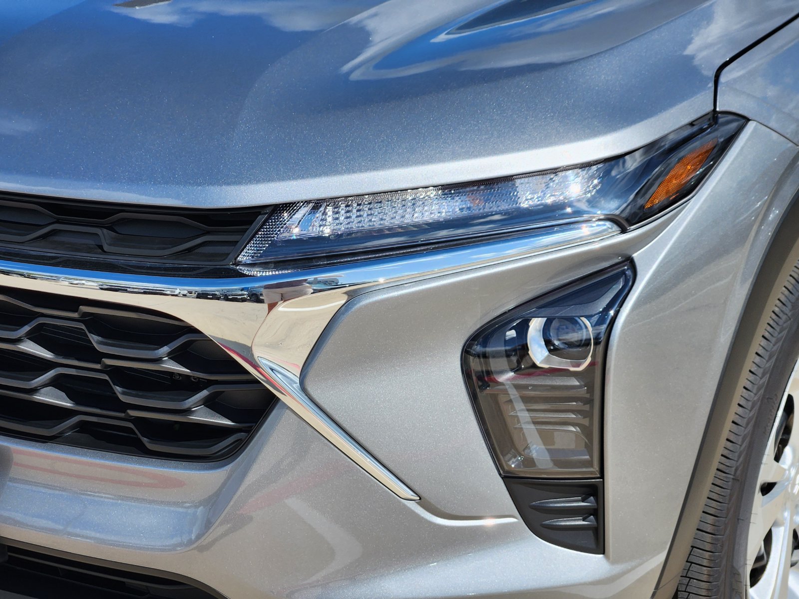 New 2026 Chevrolet Trax LS w/ Driver Confidence Package FWD image 9