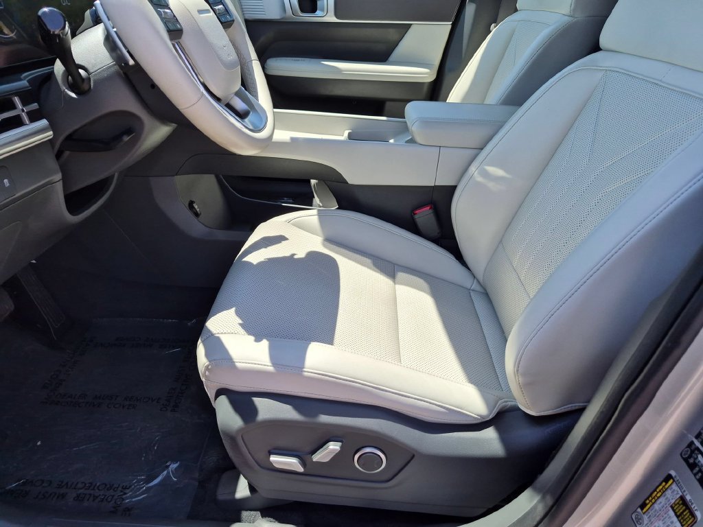 Used 2025 Hyundai Santa Fe SEL FWD image 23