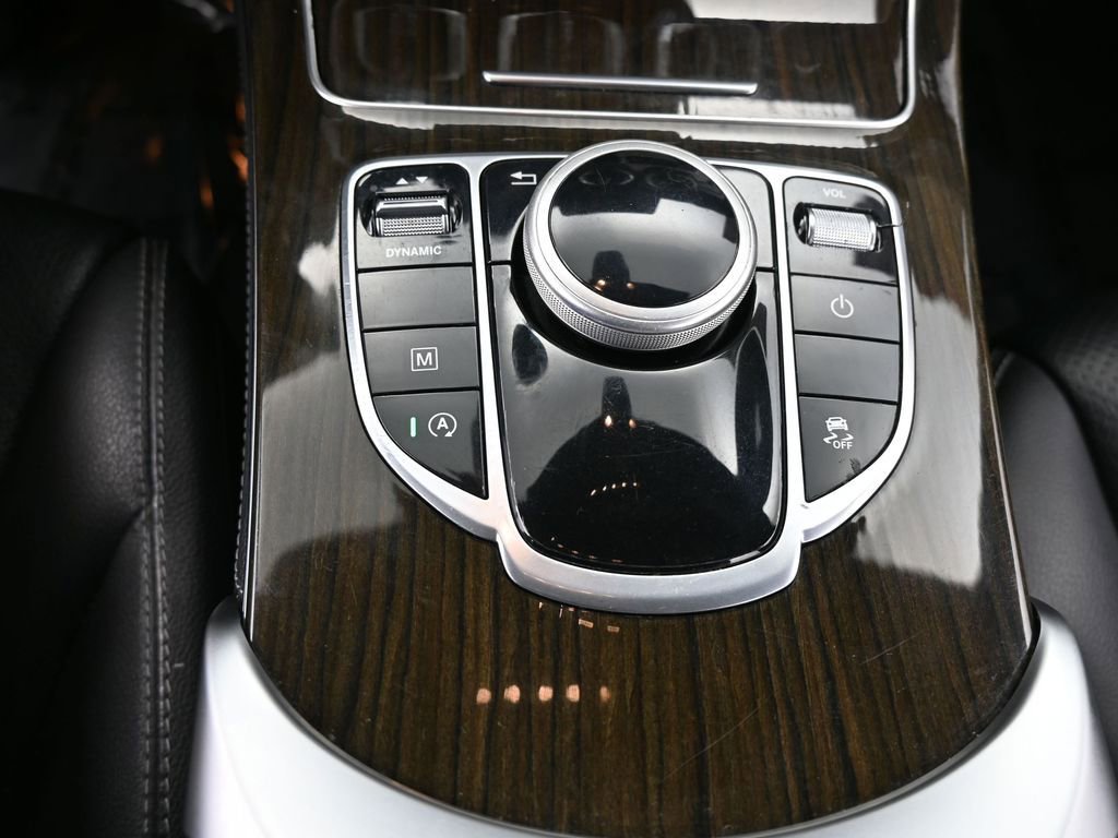 Used 2019 Mercedes-Benz GLC 300 4MATIC image 25