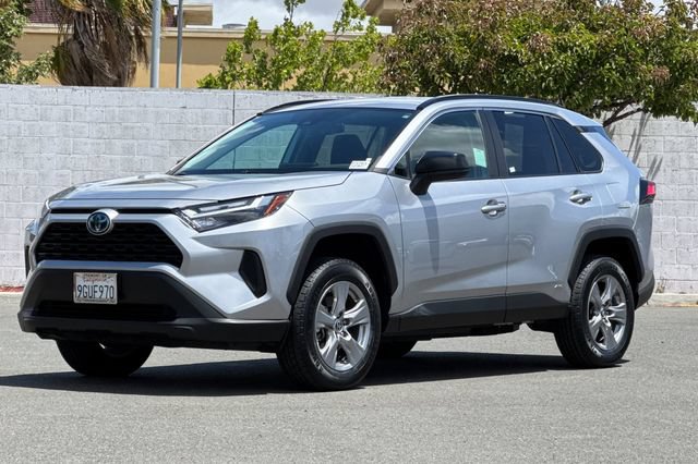Used 2023 Toyota RAV4 LE AWD/4WD image 8