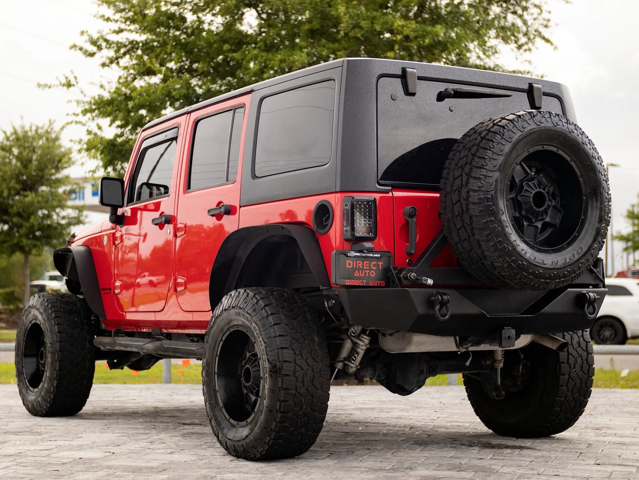 Used 2018 Jeep Wrangler Unlimited Sahara w/ Connectivity Group image 12