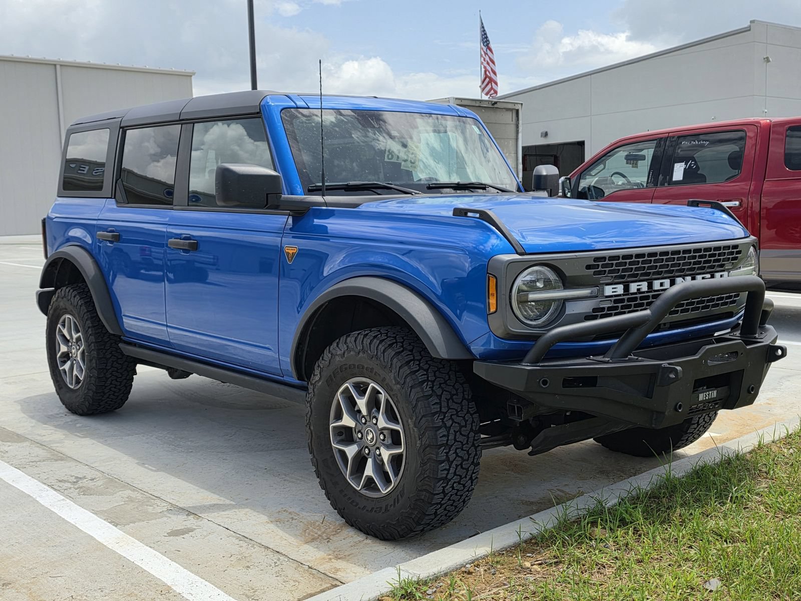Used 2025 Ford Bronco Badlands AWD/4WD image 2
