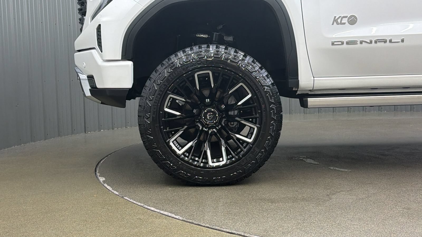 Used 2025 GMC Sierra 1500 Denali Ultimate AWD/4WD image 9