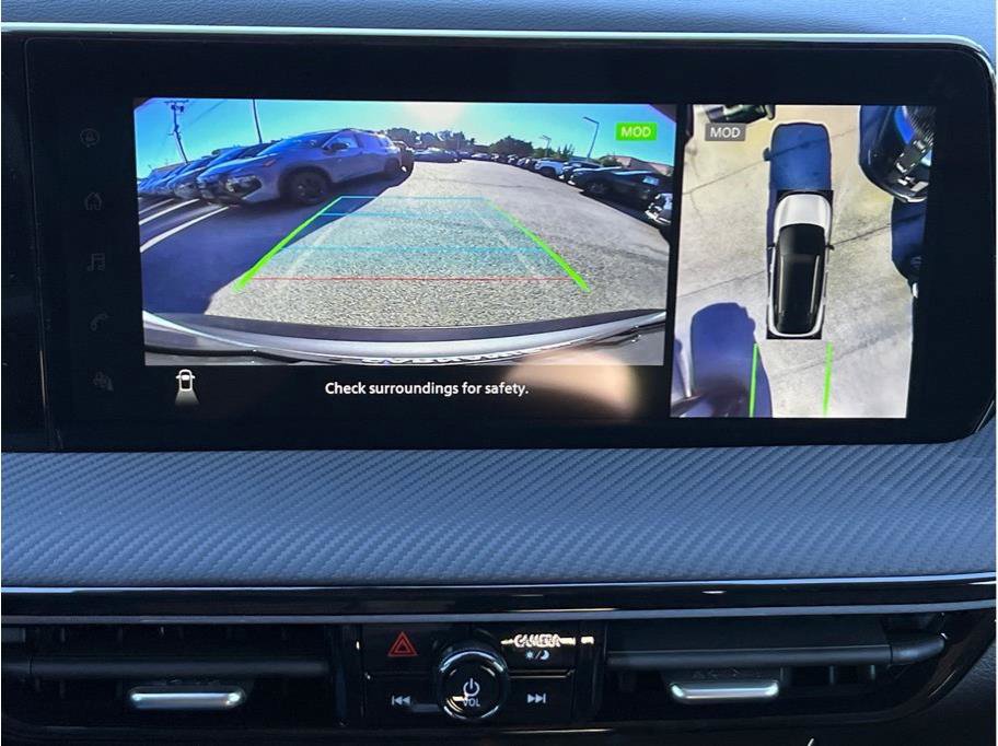 New 2025 Nissan Kicks SR FWD image 15