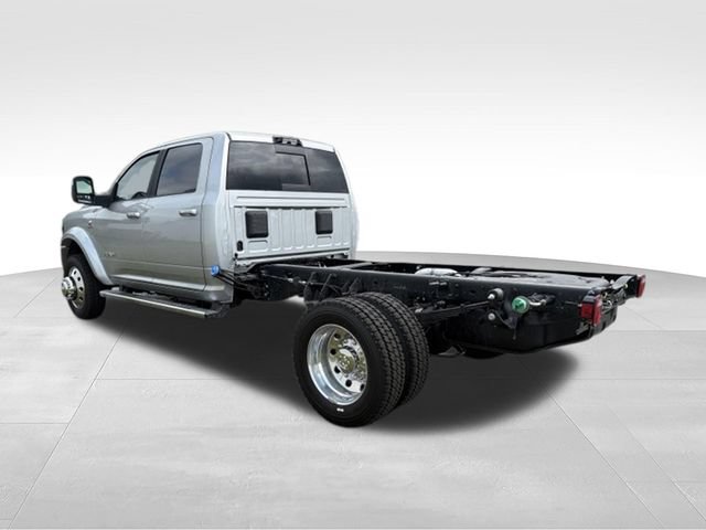 New 2026 RAM 5500 4x4 Crew Cab w/ Laramie Trim Package image 2