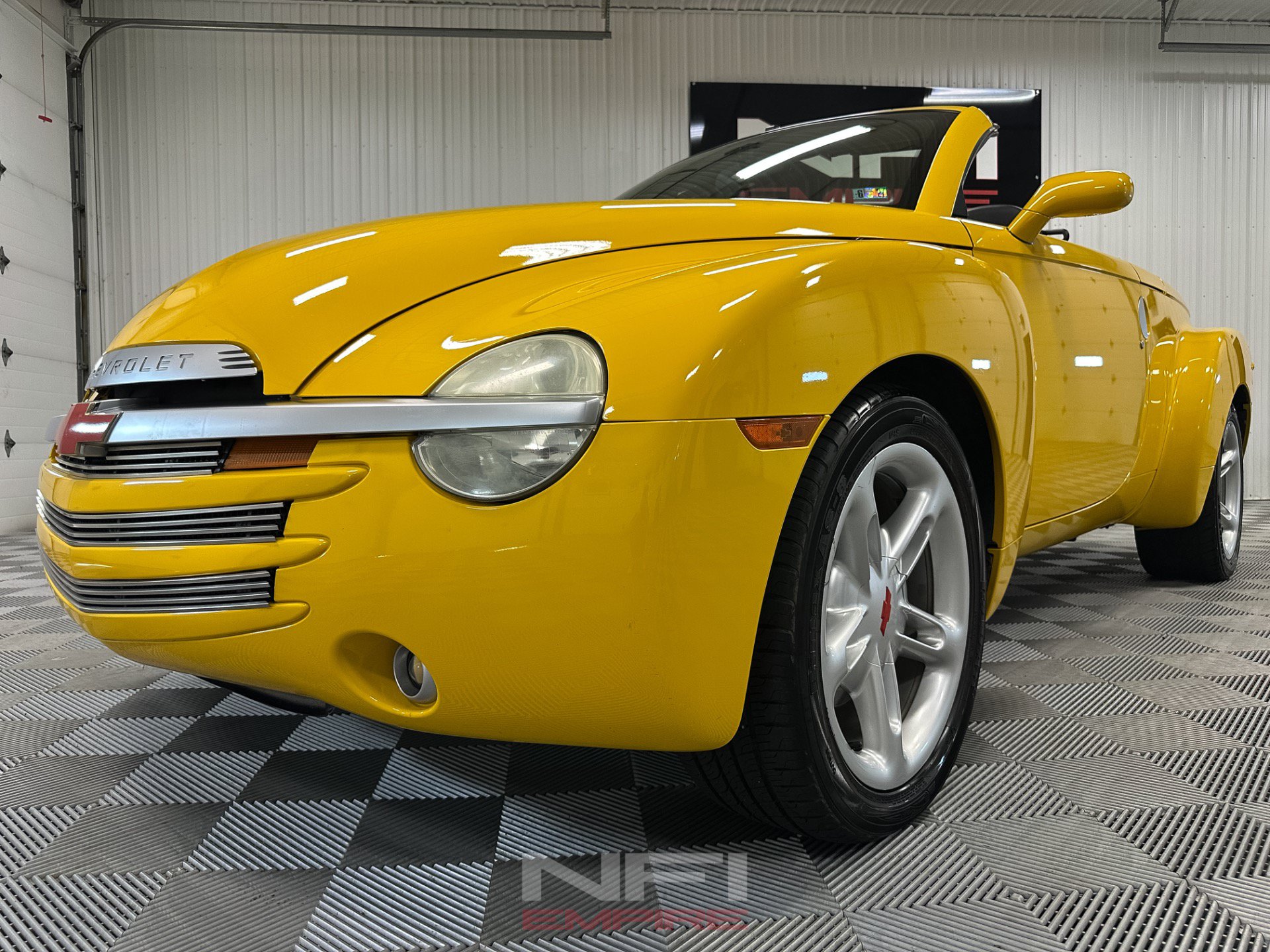 Used 2004 Chevrolet SSR w/ Preferred Equipment Group RWD image 22
