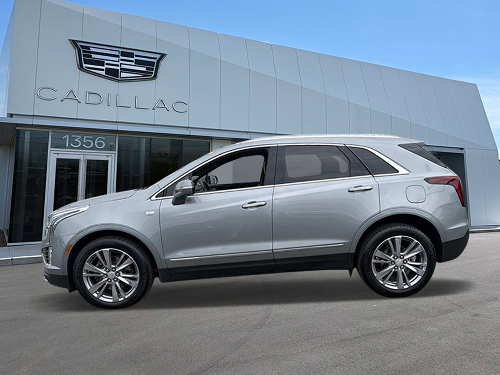 Certified 2024 Cadillac XT5 Premium Luxury AWD/4WD image 3