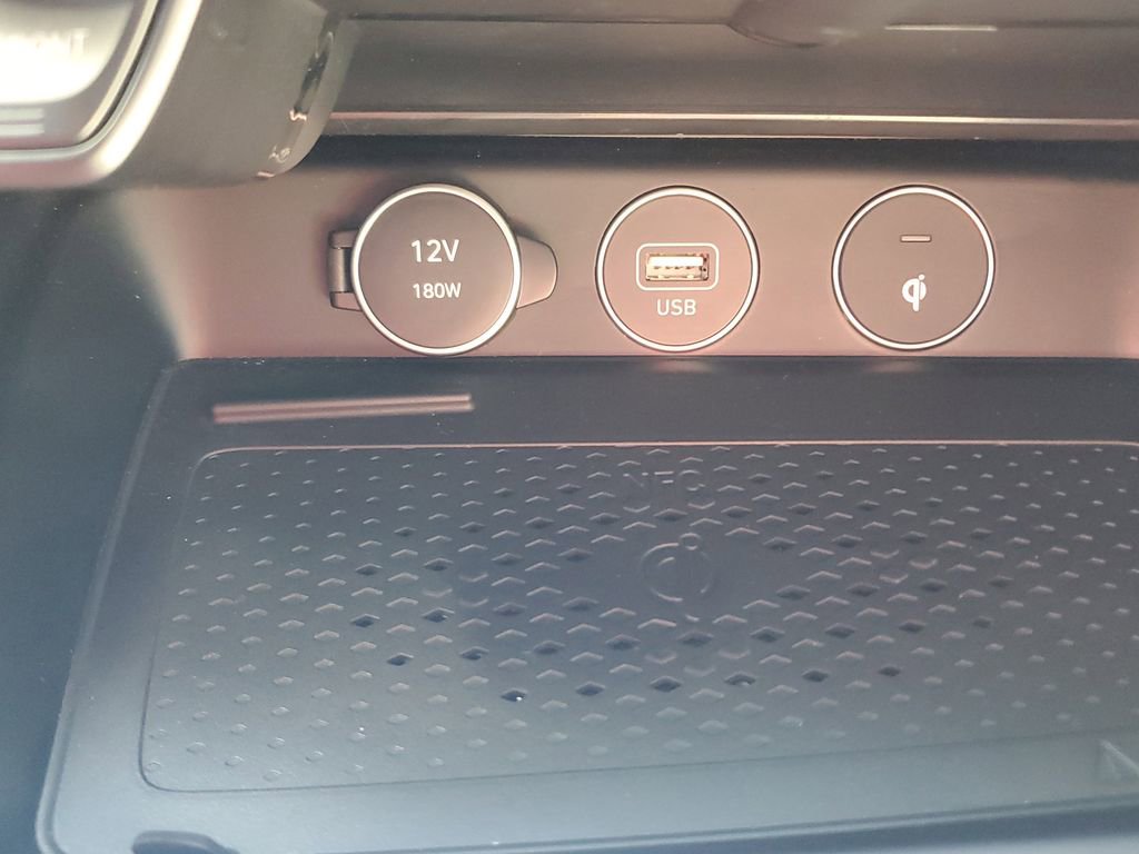 Used 2022 Genesis G70 3.3T image 31