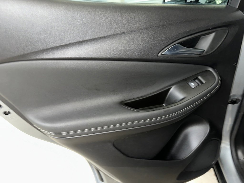 Used 2023 Buick Encore GX Select image 17