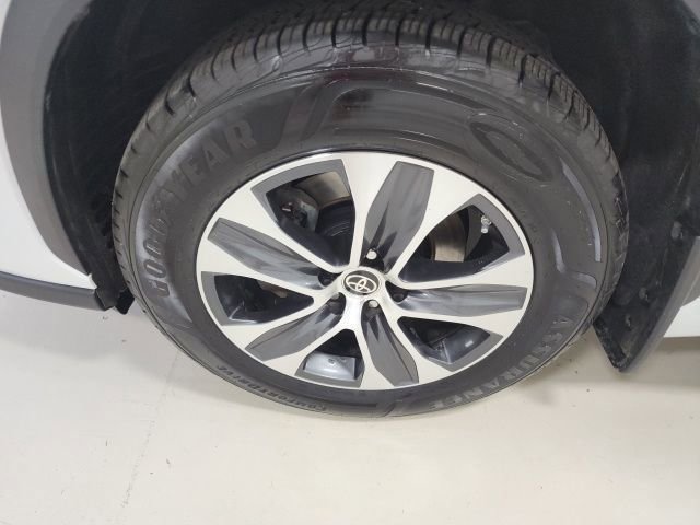 Used 2022 Toyota Highlander XLE image 42