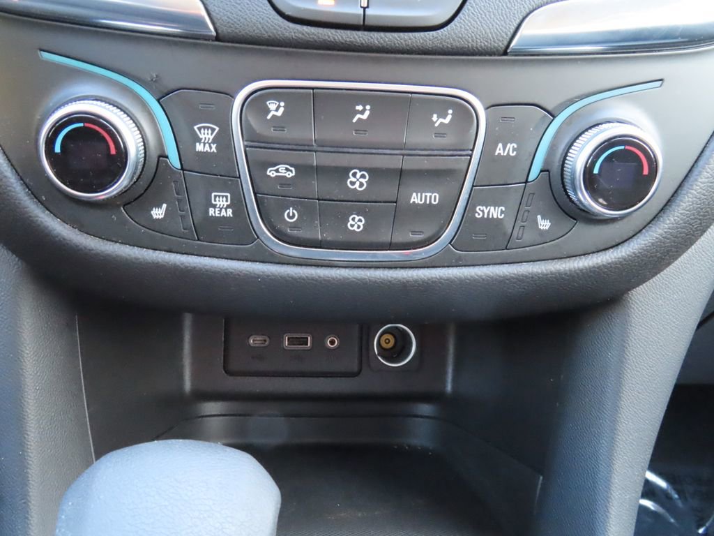 Used 2024 Chevrolet Equinox LT image 21