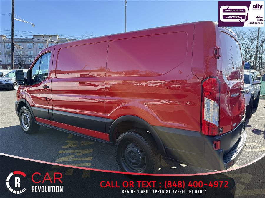 Used 2023 Ford Transit 250 Low Roof RWD image 4