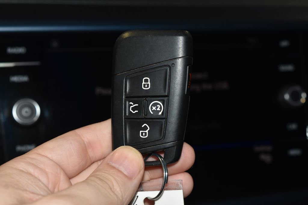 Used 2024 Volkswagen Taos SE FWD image 17