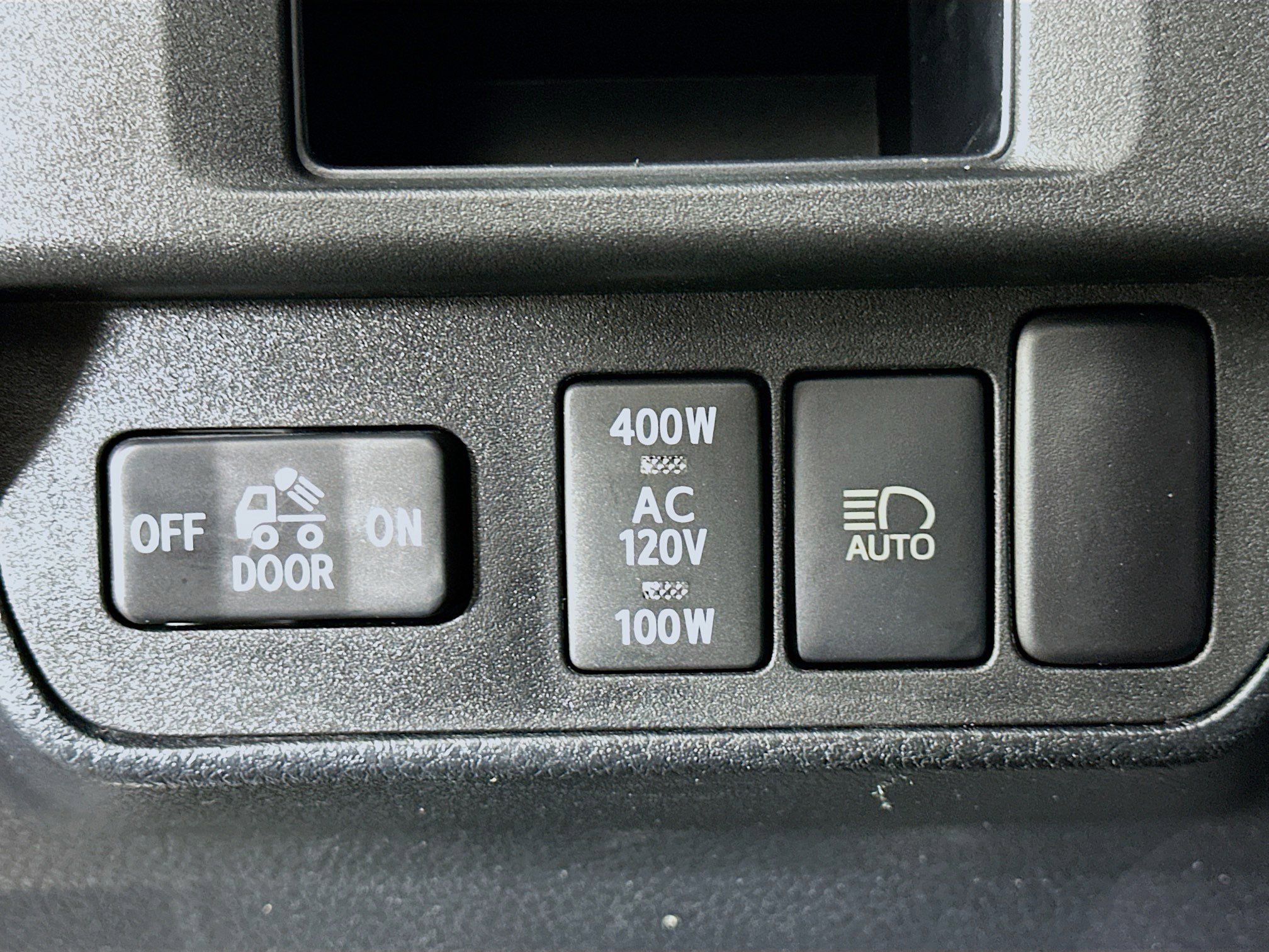 Used 2019 Toyota Tacoma TRD Off-Road w/ Four Season Floor Mat Package image 17