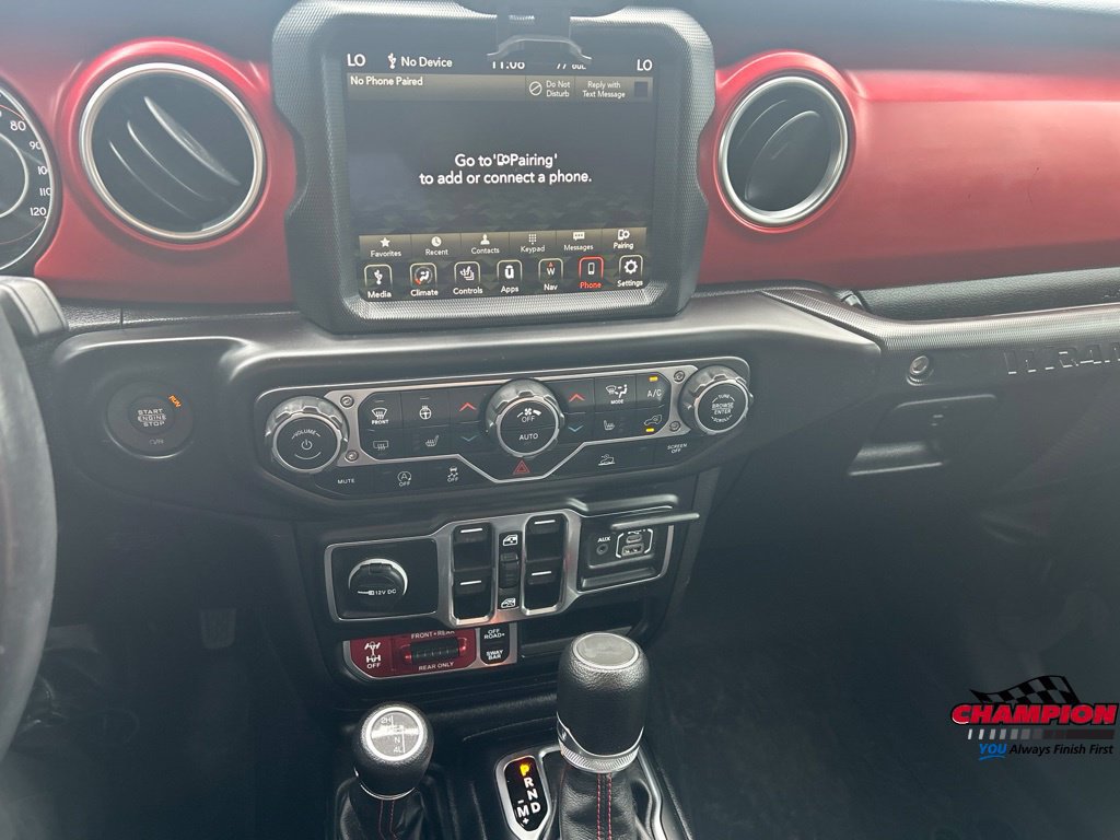 Used 2023 Jeep Wrangler Unlimited Rubicon w/ Cold Weather Group AWD/4WD image 13