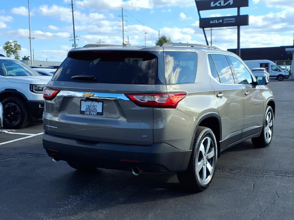 Used 2019 Chevrolet Traverse LT w/ LT Premium Package FWD image 2