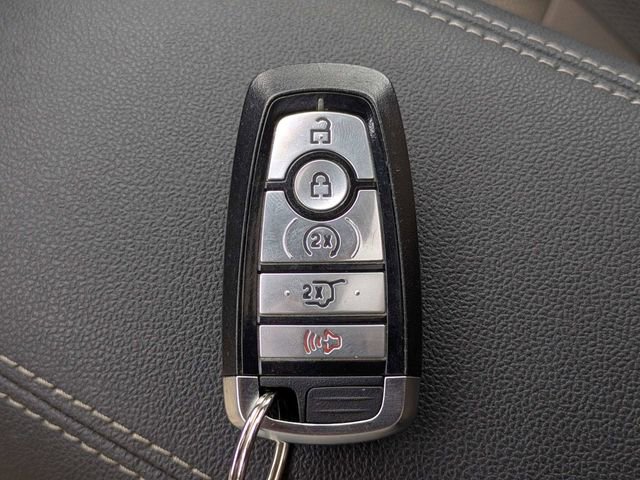 Used 2020 Ford Escape Titanium AWD/4WD image 30
