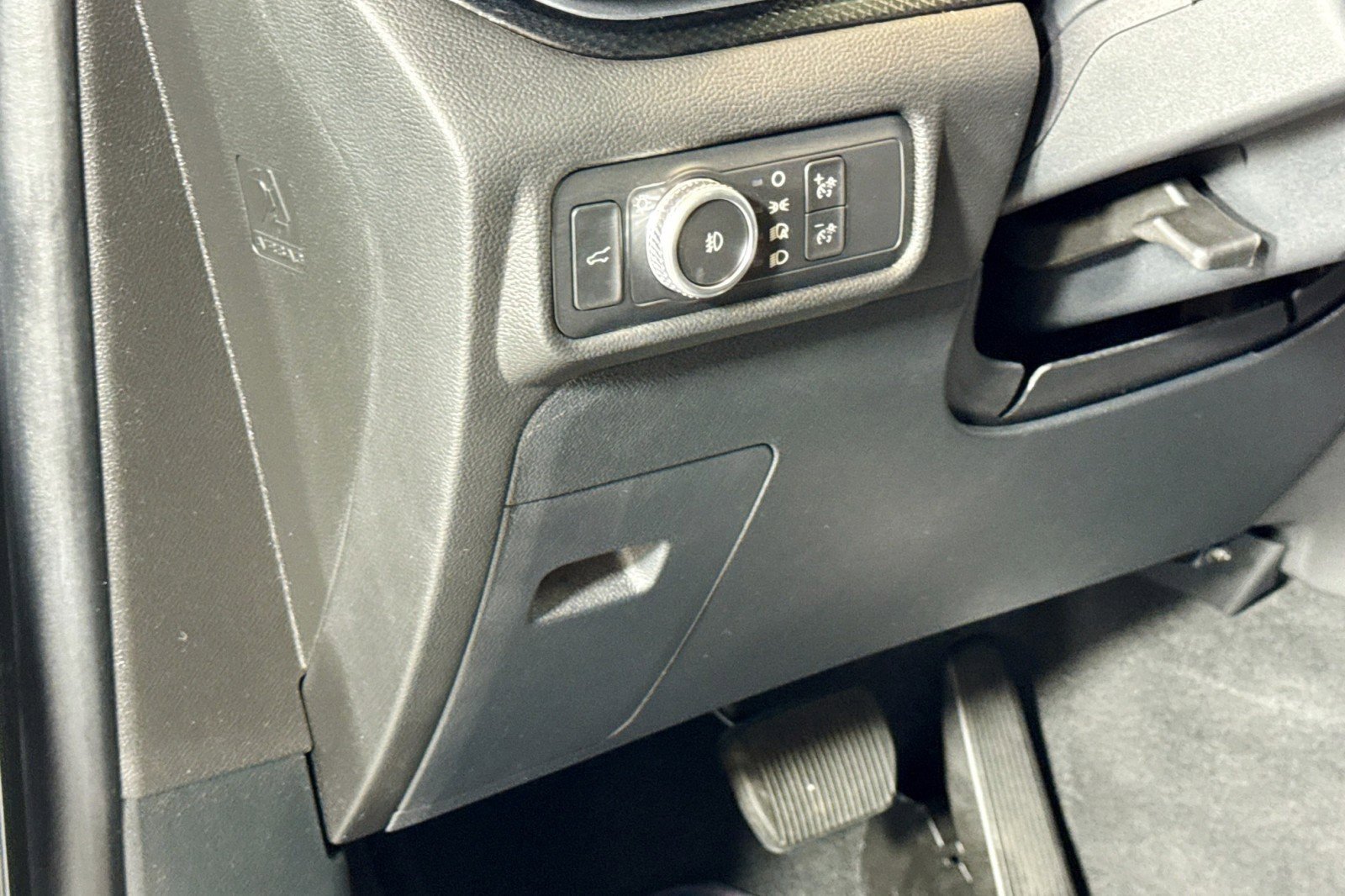 Used 2022 Ford Explorer ST-Line w/ Class IV Trailer Tow Package image 10