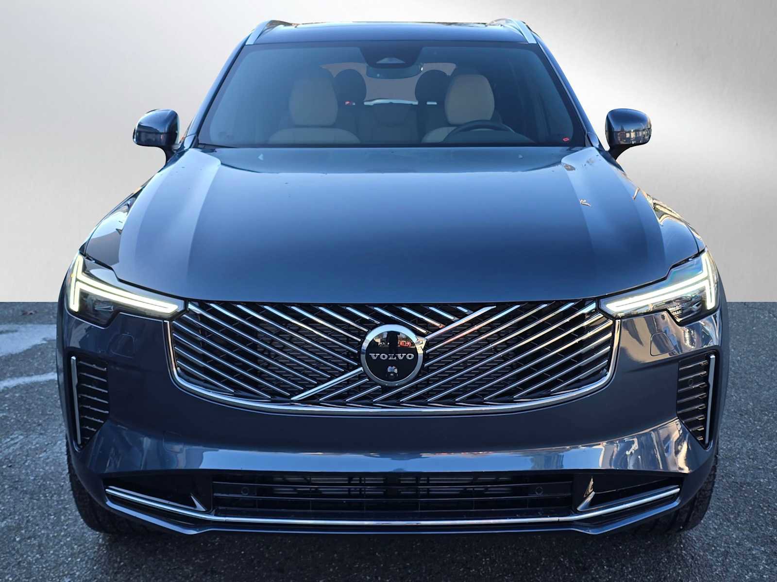New 2026 Volvo XC90 B5 Plus w/ Protection Package AWD/4WD image 8