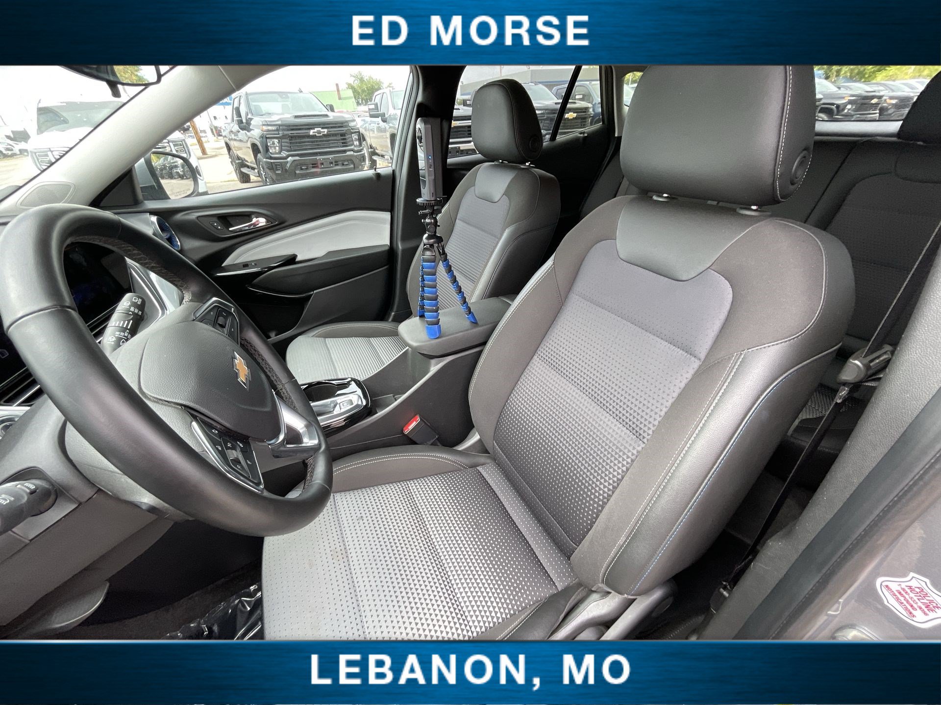 Certified 2025 Chevrolet Trax LT w/ LT Convenience Package FWD image 18