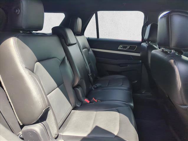 Used 2016 Ford Explorer XLT w/ Equipment Group 202A AWD/4WD image 24