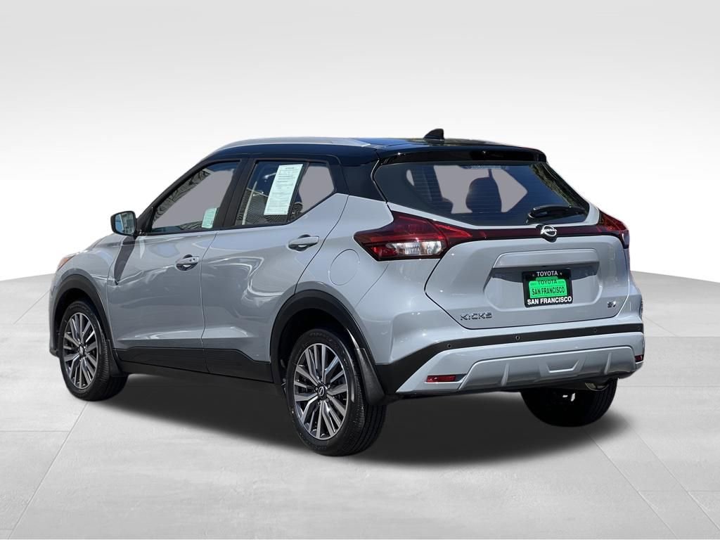Used 2023 Nissan Kicks SV FWD image 3