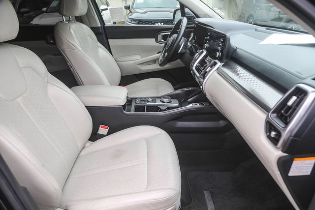 Used 2021 Kia Sorento S FWD image 18