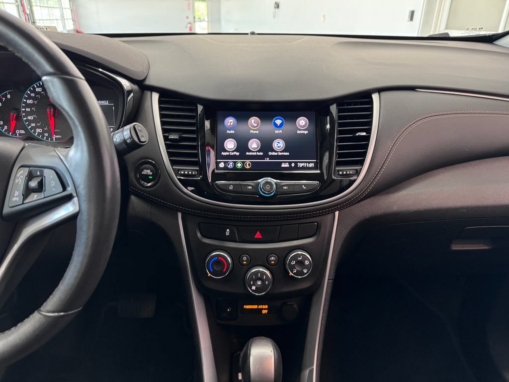 Certified 2022 Chevrolet Trax LT w/ LT Convenience Package AWD/4WD image 17
