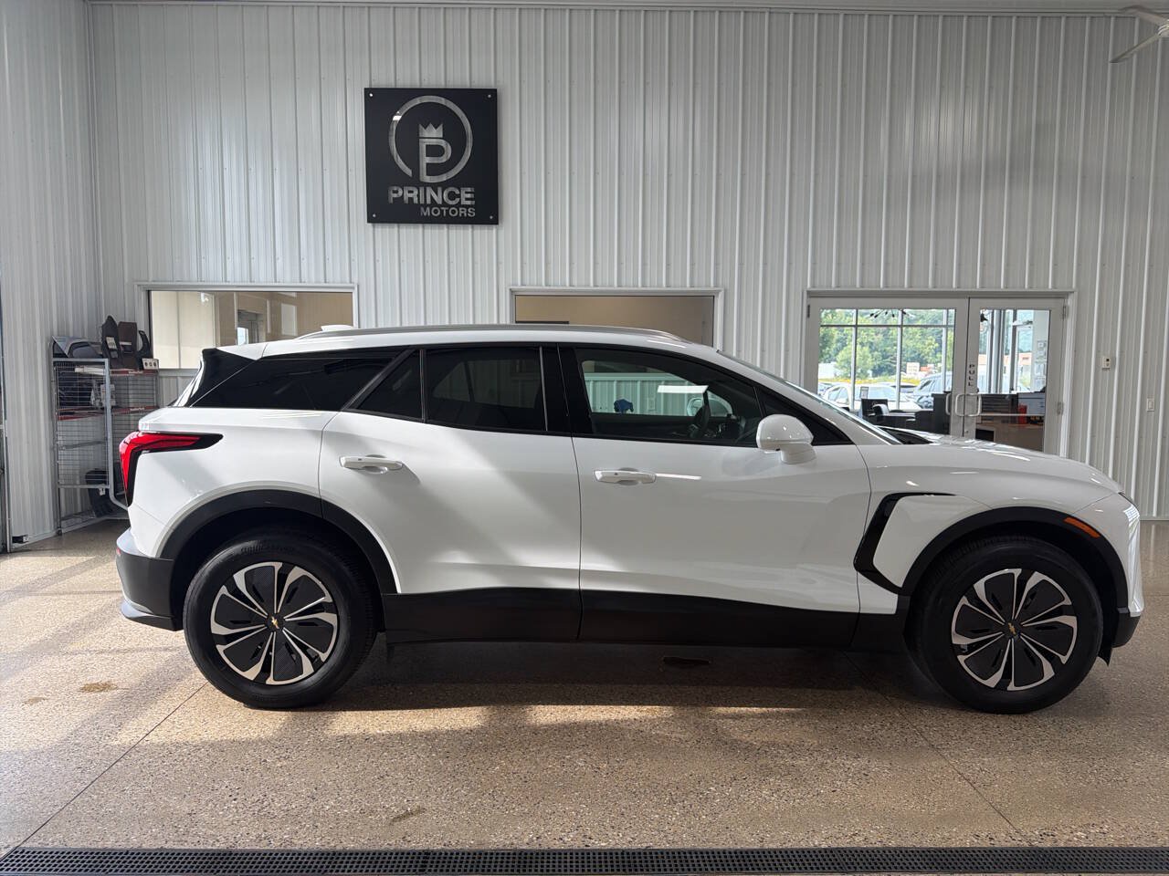Used 2024 Chevrolet Blazer EV LT AWD/4WD image 6