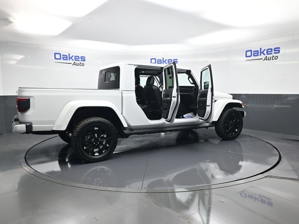Used 2023 Jeep Gladiator Overland image 54