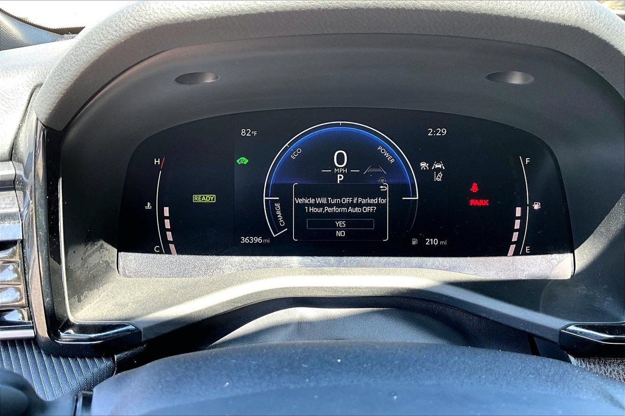 Used 2025 Toyota Camry SE FWD image 9