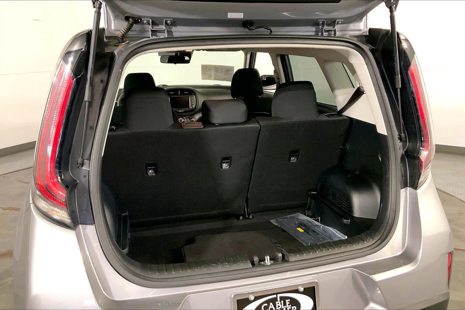 Certified 2025 Kia Soul LX FWD image 4