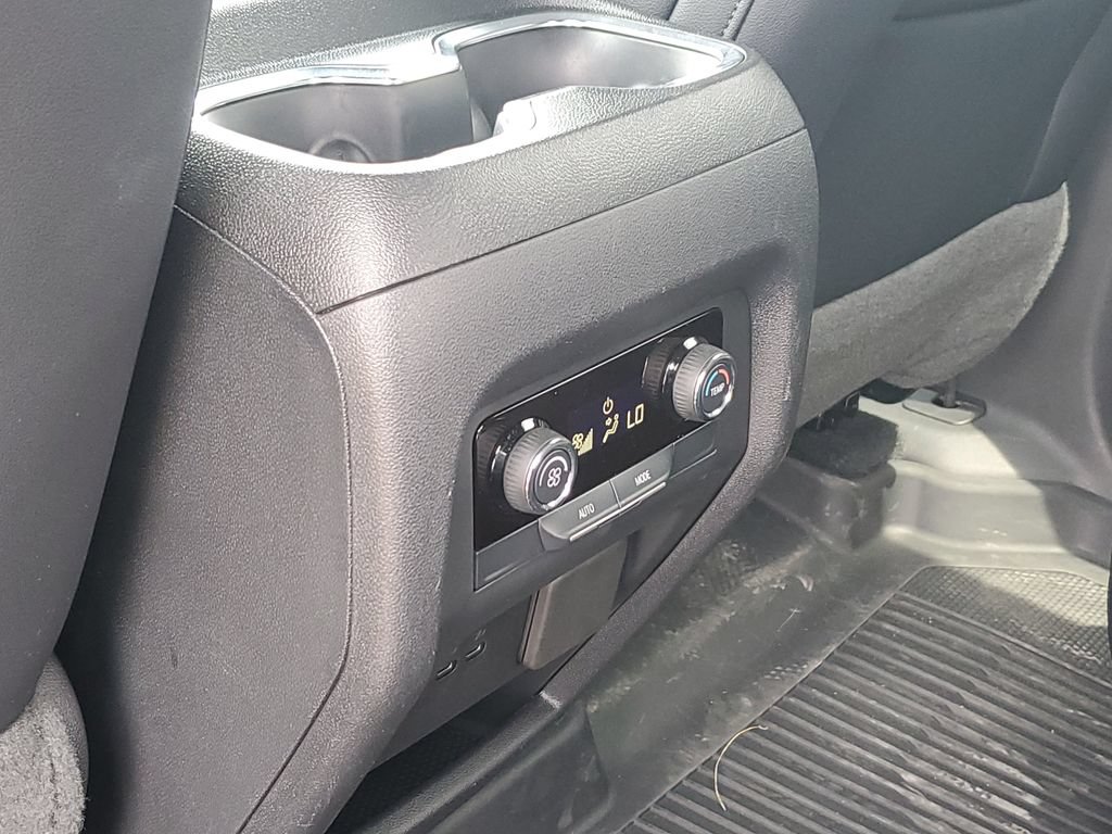 Used 2024 Chevrolet Traverse Z71 w/ LPO, Floor Liner Package AWD/4WD image 36