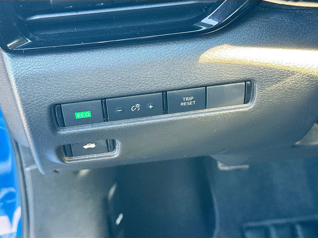 Used 2022 Nissan Sentra SV image 9