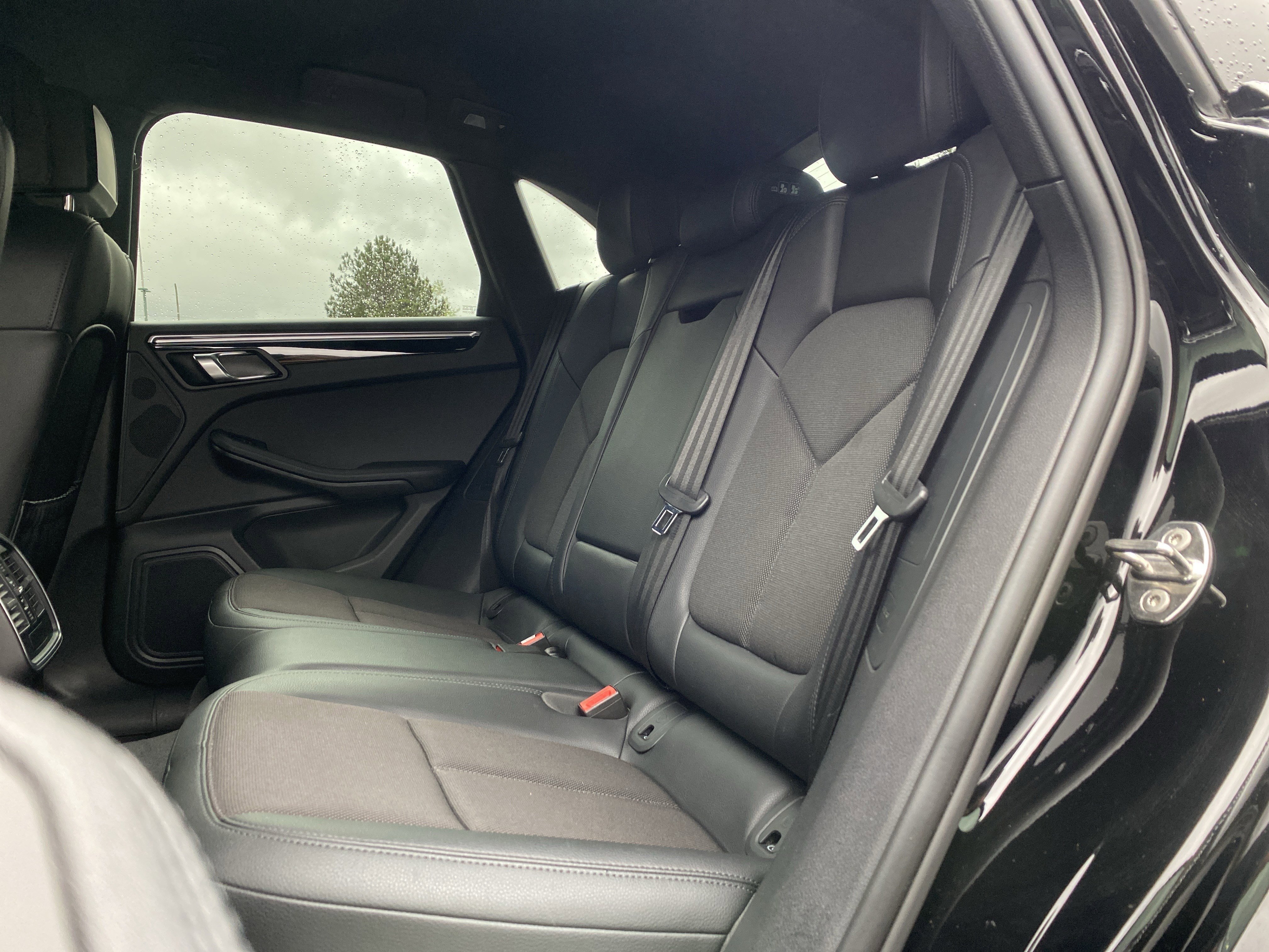 Used 2023 Porsche Macan image 8